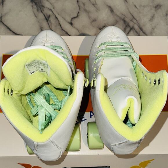 NEW SZ 7 Angel Skates Quad Roller Skates White Green Lime Neon NIB Women's Girls - Picture 6 of 8